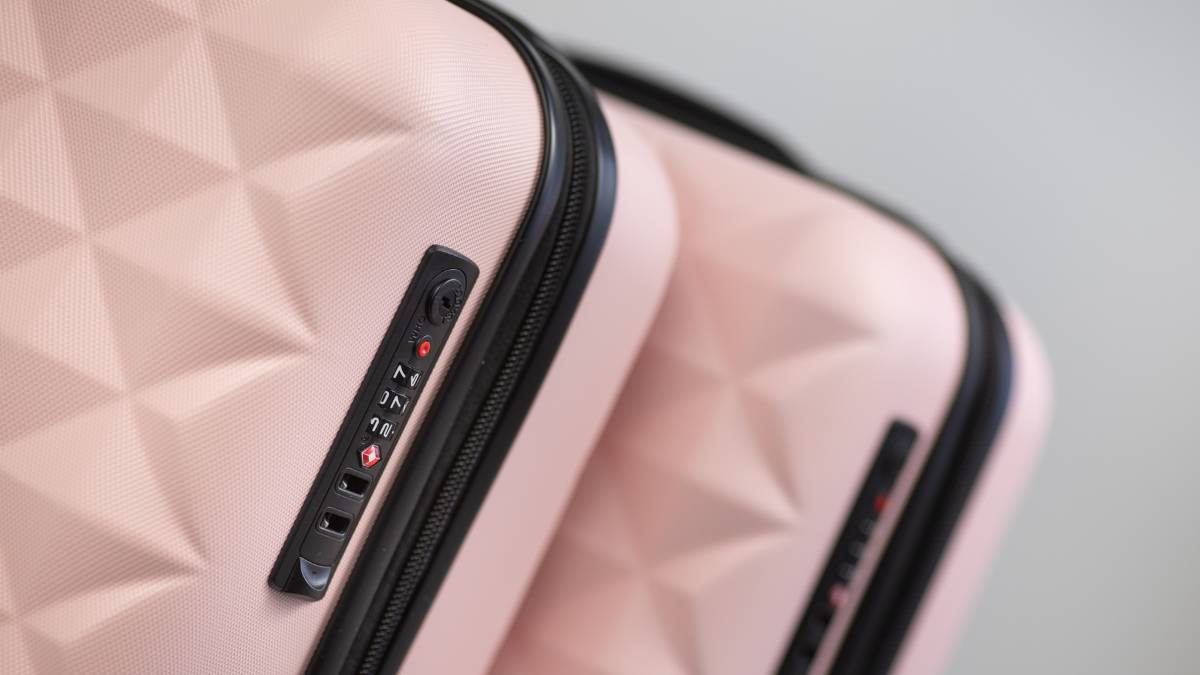 mala de viagem rosa